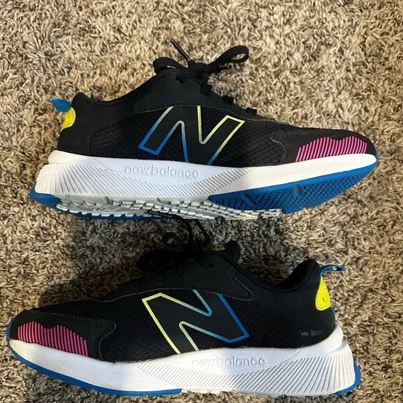 New Balance 545 V1 GK545BN1 Black Boys Running Shoes Sneakers Youth Size 5 /6.5W - Picture 3 of 9